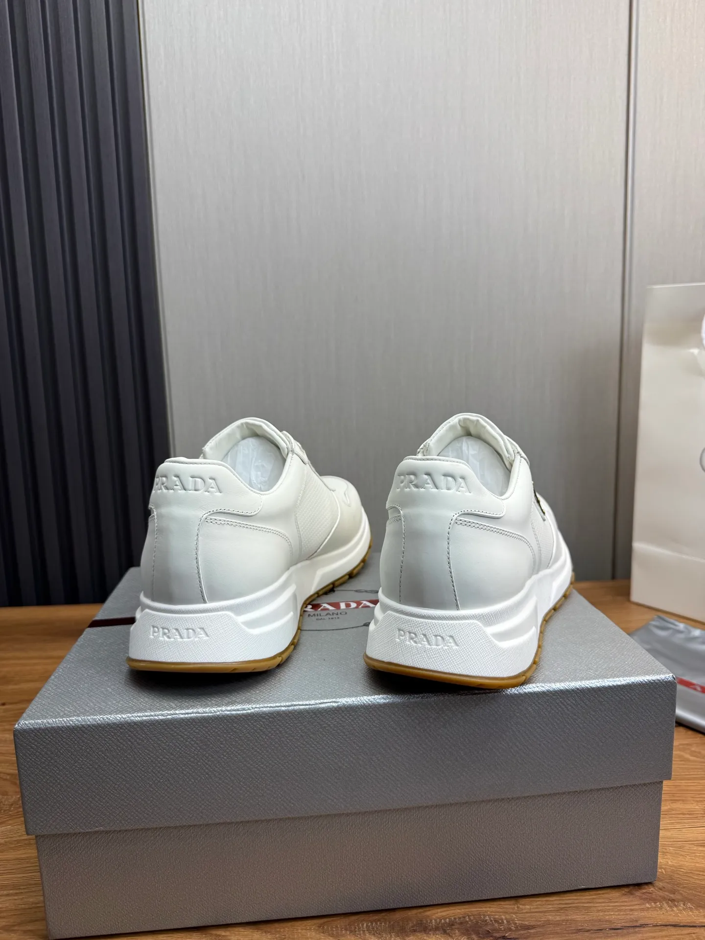 Men's shoes 💰580💰 [PRADA] Men's shoes are popular in the counter, official website is synchronized, 1 high-quality shipment ✔️Original cowhide punching + cowhide lining, 1🆚1 replica, original sole, 38-45 (45 customized, non-refundable)